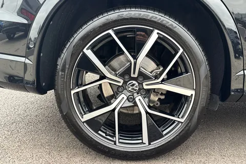 KT74ZGP Volkswagen Tiguan 1.5 eTSI 150 R-Line 5dr DSG **IQ LIGHTS, INFORTAINMENT PACK, DRIVER PACK** Thumbnail #11