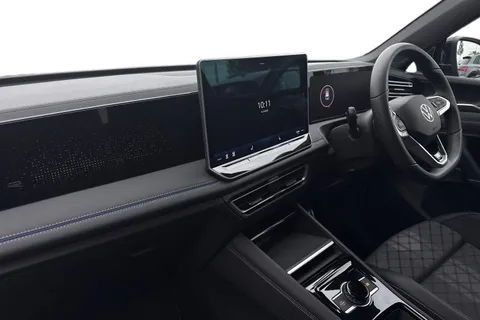 KT74ZGP Volkswagen Tiguan 1.5 eTSI 150 R-Line 5dr DSG **IQ LIGHTS, INFORTAINMENT PACK, DRIVER PACK** Thumbnail #16