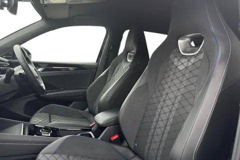 KT74ZGP Volkswagen Tiguan 1.5 eTSI 150 R-Line 5dr DSG **IQ LIGHTS, INFORTAINMENT PACK, DRIVER PACK** Thumbnail #17