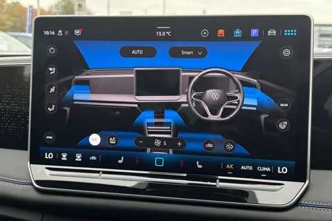 KT74ZGP Volkswagen Tiguan 1.5 eTSI 150 R-Line 5dr DSG **IQ LIGHTS, INFORTAINMENT PACK, DRIVER PACK** Thumbnail #23