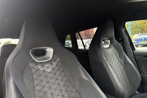 KT74ZGP Volkswagen Tiguan 1.5 eTSI 150 R-Line 5dr DSG **IQ LIGHTS, INFORTAINMENT PACK, DRIVER PACK** Thumbnail #25