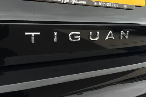 KT74ZGP Volkswagen Tiguan 1.5 eTSI 150 R-Line 5dr DSG **IQ LIGHTS, INFORTAINMENT PACK, DRIVER PACK** Thumbnail #26