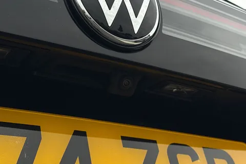 KT74ZGP Volkswagen Tiguan 1.5 eTSI 150 R-Line 5dr DSG **IQ LIGHTS, INFORTAINMENT PACK, DRIVER PACK** Thumbnail #27