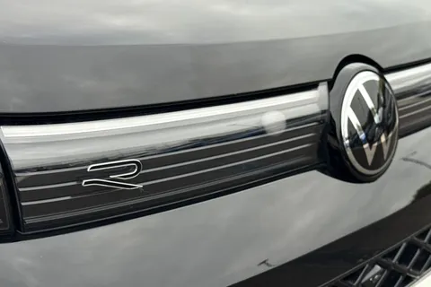 KT74ZGP Volkswagen Tiguan 1.5 eTSI 150 R-Line 5dr DSG **IQ LIGHTS, INFORTAINMENT PACK, DRIVER PACK** Thumbnail #31