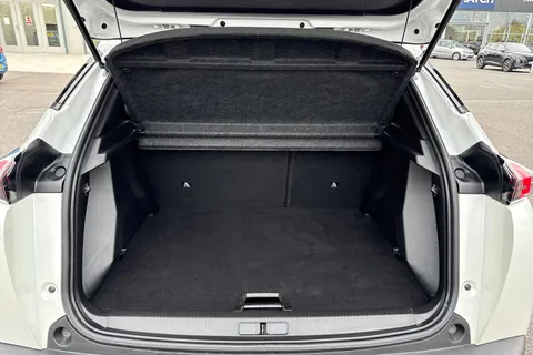 SG71KSZ PEUGEOT e-2008 50kWh Allure Auto 5dr Thumbnail #7