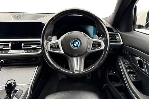 YP71XDB BMW 3 Series 2.0 330e 12kWh M Sport Touring Auto Euro 6 (s/s) 5dr Thumbnail #14