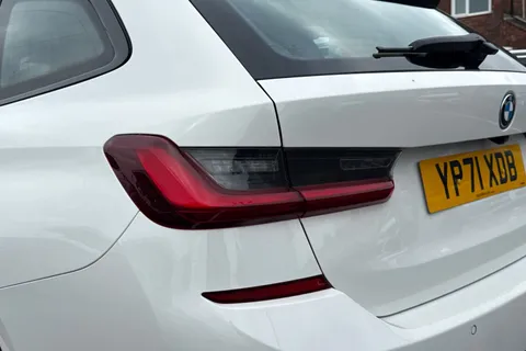 YP71XDB BMW 3 Series 2.0 330e 12kWh M Sport Touring Auto Euro 6 (s/s) 5dr Thumbnail #17
