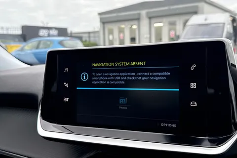 SG71KSZ PEUGEOT e-2008 50kWh Allure Auto 5dr Thumbnail #17