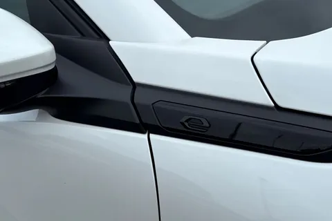 SG71KSZ PEUGEOT e-2008 50kWh Allure Auto 5dr Thumbnail #28