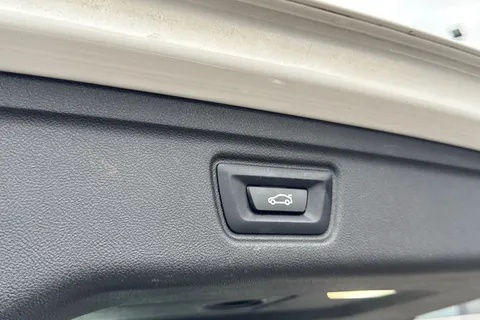 YP71XDB BMW 3 Series 2.0 330e 12kWh M Sport Touring Auto Euro 6 (s/s) 5dr Thumbnail #29