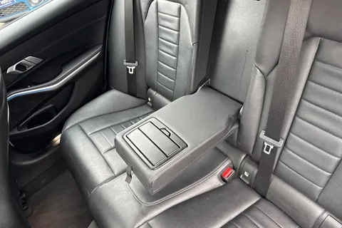 YP71XDB BMW 3 Series 2.0 330e 12kWh M Sport Touring Auto Euro 6 (s/s) 5dr Thumbnail #30