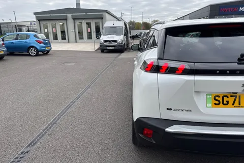 SG71KSZ PEUGEOT e-2008 50kWh Allure Auto 5dr Thumbnail #33