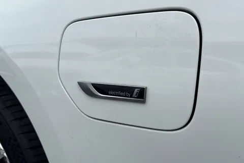 YP71XDB BMW 3 Series 2.0 330e 12kWh M Sport Touring Auto Euro 6 (s/s) 5dr Thumbnail #36