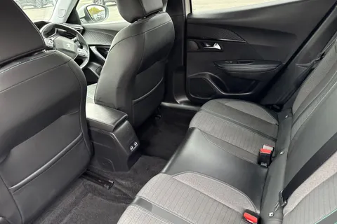 SG71KSZ PEUGEOT e-2008 50kWh Allure Auto 5dr Thumbnail #38
