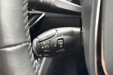 SG71KSZ PEUGEOT e-2008 50kWh Allure Auto 5dr Thumbnail #43