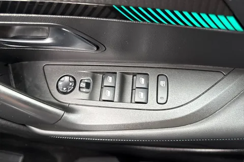 SG71KSZ PEUGEOT e-2008 50kWh Allure Auto 5dr Thumbnail #44