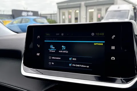 SG71KSZ PEUGEOT e-2008 50kWh Allure Auto 5dr Thumbnail #47