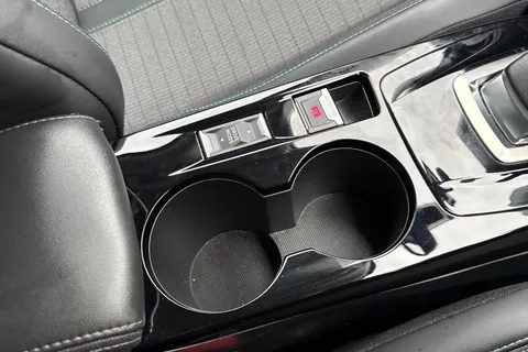 SG71KSZ PEUGEOT e-2008 50kWh Allure Auto 5dr Thumbnail #61