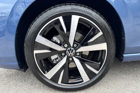 Volkswagen Golf 2.0 TDI Match Euro 6 (s/s) 5dr Thumbnail #11