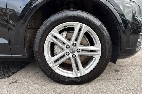 EA69XZO Audi Q5 2.0 TDI 40 S line S Tronic quattro Euro 6 (s/s) 5dr Thumbnail #10