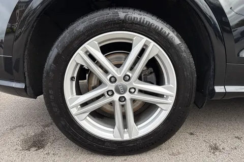 EA69XZO Audi Q5 2.0 TDI 40 S line S Tronic quattro Euro 6 (s/s) 5dr Thumbnail #11