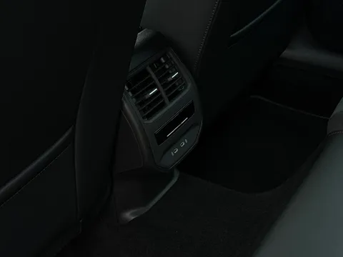 KY25GXR CUPRA Formentor 1.5 eTSI 150 V2 5dr DSG Thumbnail #32