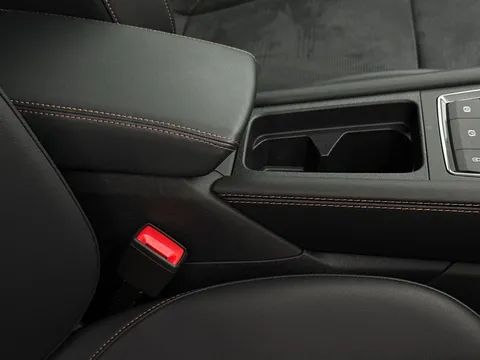 KY25GXR CUPRA Formentor 1.5 eTSI 150 V2 5dr DSG Thumbnail #36