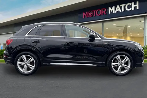 YY20UEJ Audi Q3 1.5 TFSI CoD 35 S line Euro 6 (s/s) 5dr Thumbnail #4