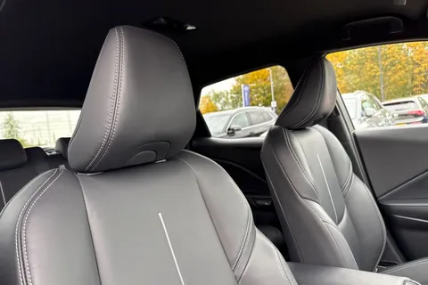 DF74LGL Lexus Lbx 1.5 VVT-iE Takumi SUV 5dr Petrol Hybrid E-CVT Euro 6 (s/s) (136 ps) Thumbnail #25