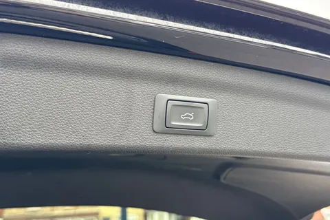 YY20UEJ Audi Q3 1.5 TFSI CoD 35 S line Euro 6 (s/s) 5dr Thumbnail #30