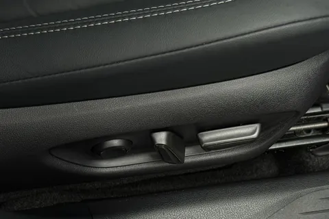 DF74LGL Lexus Lbx 1.5 VVT-iE Takumi SUV 5dr Petrol Hybrid E-CVT Euro 6 (s/s) (136 ps) Thumbnail #37