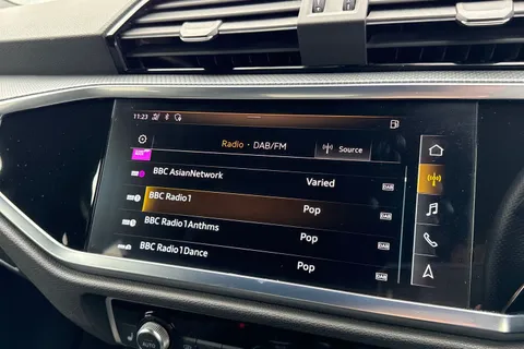 YY20UEJ Audi Q3 1.5 TFSI CoD 35 S line Euro 6 (s/s) 5dr Thumbnail #50