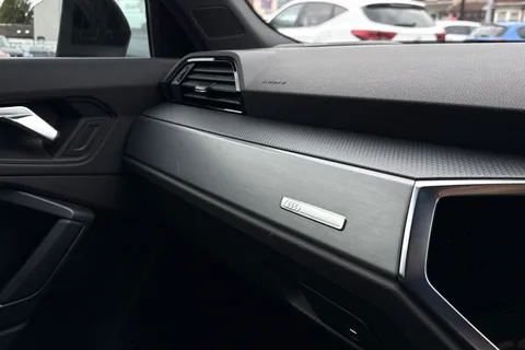 YY20UEJ Audi Q3 1.5 TFSI CoD 35 S line Euro 6 (s/s) 5dr Thumbnail #61