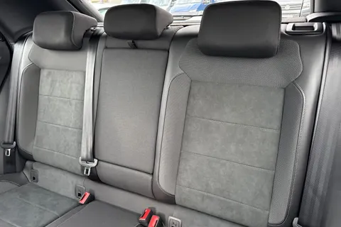  Volkswagen T-Roc 1.5 TSI Style Design DSG Euro 6 (s/s) 5dr Thumbnail #19