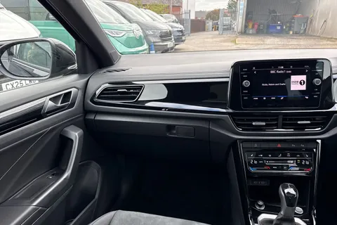  Volkswagen T-Roc 1.5 TSI Style Design DSG Euro 6 (s/s) 5dr Thumbnail #20