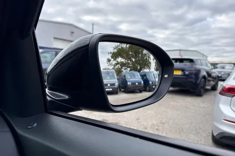  Volkswagen T-Roc 1.5 TSI Style Design DSG Euro 6 (s/s) 5dr Thumbnail #39