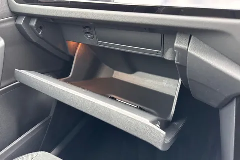  Volkswagen T-Roc 1.5 TSI Style Design DSG Euro 6 (s/s) 5dr Thumbnail #43