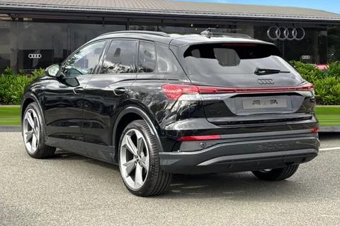  Audi Q4 e-tron 45 Black Edition Auto 5dr 82kWh Thumbnail #3