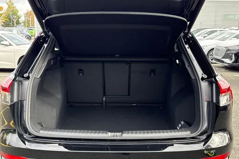  Audi Q4 e-tron 45 Black Edition Auto 5dr 82kWh Thumbnail #7