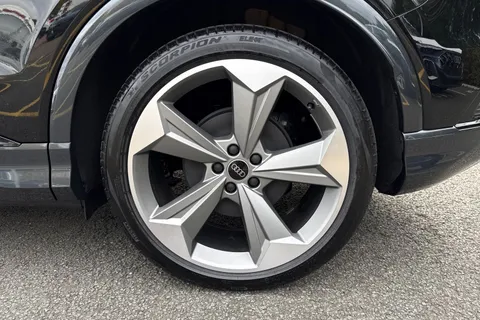  Audi Q4 e-tron 45 Black Edition Auto 5dr 82kWh Thumbnail #12