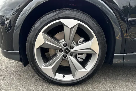  Audi Q4 e-tron 45 Black Edition Auto 5dr 82kWh Thumbnail #13