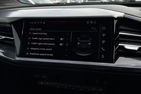  Audi Q4 e-tron 45 Black Edition Auto 5dr 82kWh Thumbnail #33