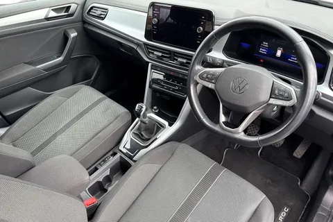 SV72VXC Volkswagen T-Roc 1.0 TSI Life Euro 6 (s/s) 5dr Thumbnail #9