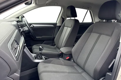 SV72VXC Volkswagen T-Roc 1.0 TSI Life Euro 6 (s/s) 5dr Thumbnail #12