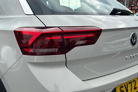 SV72VXC Volkswagen T-Roc 1.0 TSI Life Euro 6 (s/s) 5dr Thumbnail #17