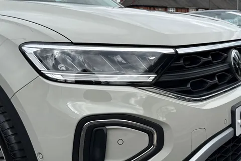 SV72VXC Volkswagen T-Roc 1.0 TSI Life Euro 6 (s/s) 5dr Thumbnail #18