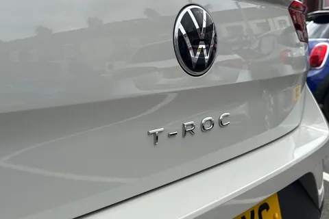 SV72VXC Volkswagen T-Roc 1.0 TSI Life Euro 6 (s/s) 5dr Thumbnail #27