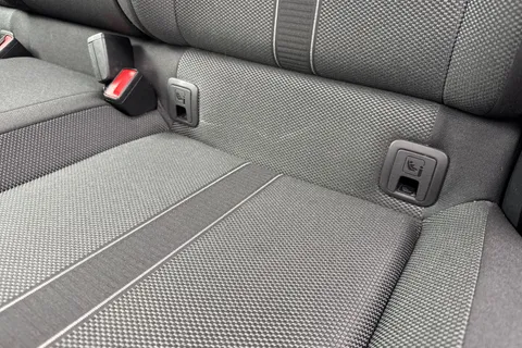 SV72VXC Volkswagen T-Roc 1.0 TSI Life Euro 6 (s/s) 5dr Thumbnail #30