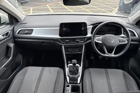 SV72VXC Volkswagen T-Roc 1.0 TSI Life Euro 6 (s/s) 5dr Thumbnail #32