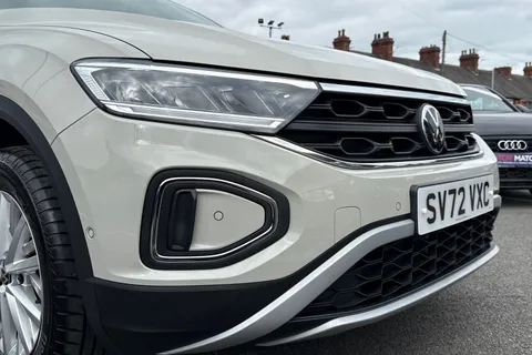 SV72VXC Volkswagen T-Roc 1.0 TSI Life Euro 6 (s/s) 5dr Thumbnail #35